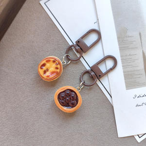 Llavero de chocolate con forma de tarta de huevo, colgante de corazón lindo para niña, accesorio para bolso de estudiante, decoración colgante para mejor amiga - Product Image 3