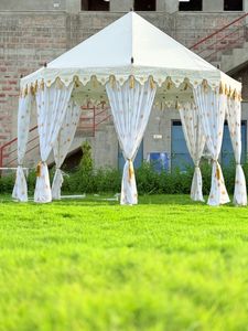 Carpa de Lujo Blanca y Amarilla con Cortinas Decorativas para Bodas, Fiestas en el Jardín y Eventos - Product Image 4