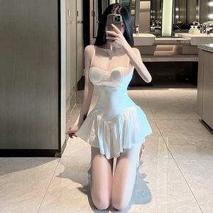 Robe bustier sexy à épaules dénudées, taille ajustée et volants, avec bretelles bouffantes 18yx8895 - Product Image 4