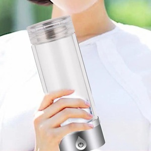 Ionizador <span class=keywords><strong>de</strong></span> agua transparente Taza <span class=keywords><strong>de</strong></span> agua rica en hidrógeno portátil Generador <span class=keywords><strong>de</strong></span> botella <span class=keywords><strong>de</strong></span> agua <span class=keywords><strong>de</strong></span> hidrógeno con electrólisis rápida para la salud - Product Image 6