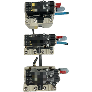 Plc LOT DE 3 R480034017 PNEUMATISCHE DISTRIBUTOR 2x KLEP 0 820 05 Programmeercontroller - Product Image 1