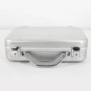Kotak peralatan Jinjing wadah keras ekstrusi paduan aluminium profesional casing penyimpanan perjalanan portabel kecil dalam warna perak