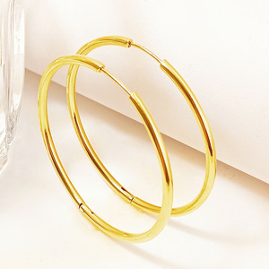 Boucles d'oreilles créoles creuses tendance pour femme en acier inoxydable plaqué or 18 carats, étanches, de haute qualité - Product Image 2