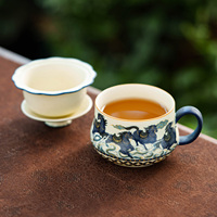 Tasse à thé portable en céramique minimaliste Nuages Auspicieux Huit Chevaux avec couvercle et séparation thé-eau, pour l'Année du Cheval, cadeau d'affaires