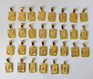 1pcs MOQ Liontin Huruf Kecil Inisial Baja Anti Karat 26 Huruf <span class=keywords><strong>Old</strong></span> <span class=keywords><strong>English</strong></span> Perhiasan Emas 18k Liontin Huruf Inisial Monogram - Product Image 6