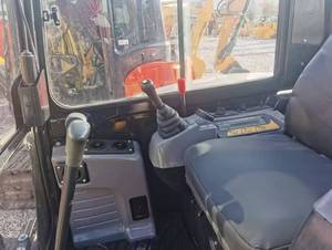 Excavatrices sur chenilles Kubota KX155 d'occasion 5,5T avec accessoire de pince et accessoire tarière - Product Image 6