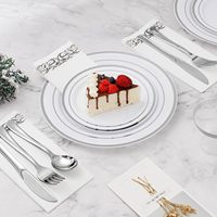 700 pièces de vaisselle jetable en plastique blanc argenté de qualité supérieure, comprenant 200 assiettes, 300 couverts, 100 gobelets, 100 serviettes