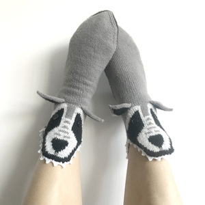 Calcetines <span class=keywords><strong>de</strong></span> punto con diseño <span class=keywords><strong>de</strong></span> <span class=keywords><strong>lobo</strong></span> gris <span class=keywords><strong>de</strong></span> dibujos animados, calcetines <span class=keywords><strong>de</strong></span> media pantorrilla, cálidos y cómodos, para estar en casa, para mujeres y hombres, para invierno, para interiores - Product Image 2