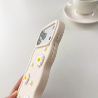 Coque de téléphone Dainty Coquette mate à bords ondulés avec marguerite 3D et perles pour iPhone 17 Pro Max 16 15 14, avec dragonne à nœud perlé, protection intégrale