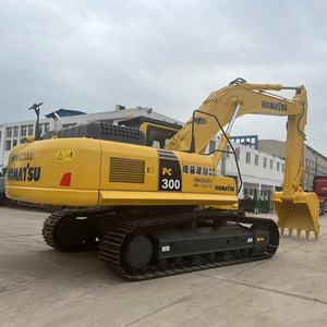 Excavatrice sur chenilles Komatsu PC300 LC-8N1 jaune, hydraulique, de construction, 30 tonnes, équipée d'un attache rapide - Product Image 3