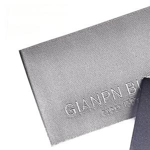 Etiquetas de costura de bordes ultracortes de hilo fino de alta densidad personalizadas para ropa Collar Etiqueta de ropa Embalaje Material de níquel reciclado - Product Image 3