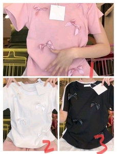 I-0757 Nuova Maglietta Estiva con Fiocco Rosa in Poliestere, Collo Tondo, Manica Corta, Stile Preppy, Vestibilità Slim - Product Image 3
