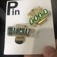 Clips de chapeau en alliage de zinc plaqué or personnalisés d'usine d'origine avec logo imprimé à l'écran, épingles de chapeau en métal personnalisées