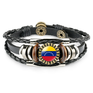 Pulsera de Cuero Vintage Multicapa con la Bandera Nacional de Venezuela, Recuerdo Cultural Patriótico Sudamericano - Product Image 1