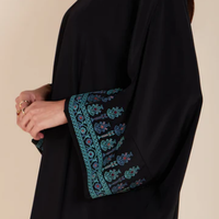 Abaya ouverte texturée premium Lilas Français ornée, robe de prière musulmane modeste avec hijab intégré, taille XS, en soie Nida