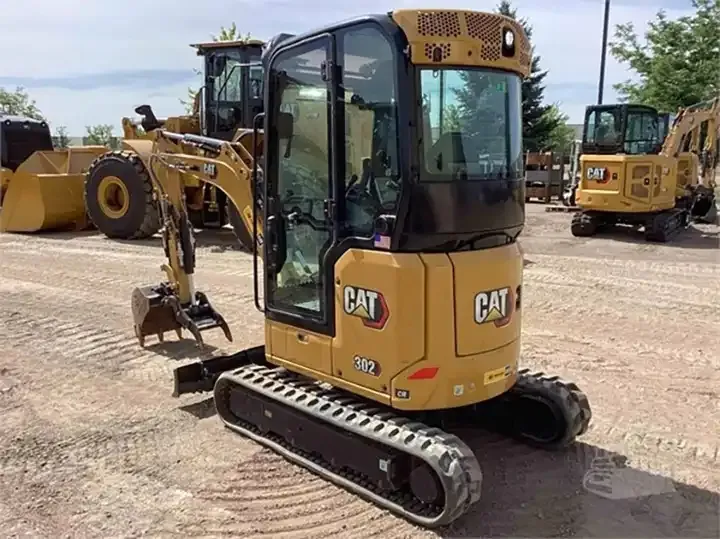 Orijinal kullanılan japonya kedi MINI paletli kazıcı fiyat 302 302.5 302.7 2 2.5 ekskavatör Caterpillar 20 25 27 ekskavatör