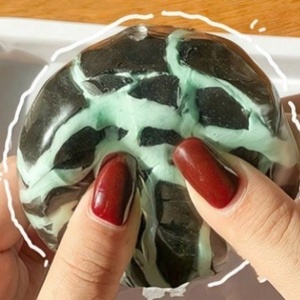 Matcha Black <strong>Chocolate</strong> <strong>Mint</strong> Crispy Handmade Stress-Relief Toy Noisy Ball for Youth 7-14 Years with Logo Customization - Product Image 6