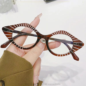 セクシーな猫の眼鏡フレーム女性2024トレンディな透明なクリアレンズ女性のファッション眼鏡のための装飾的な眼鏡フレーム - Product Image 2