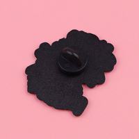 Broches décoratives créatives en émail UV avec motifs de dessins animés mignons (raton laveur, chien, tortue, corbeau) en métal, accessoires vestimentaires, vente en gros