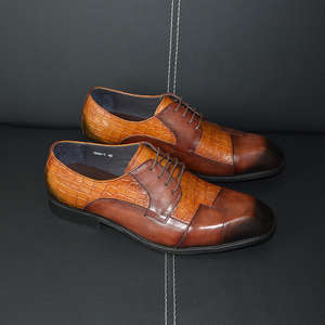 Zapatos de oficina para hombre de alta calidad y lujo con patrones elegantes combinados en la puntera. Zapatos de boda de cuero genuino para hombre. - Product Image 1