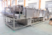 Machine de remplissage automatique de liquide visqueux à haute productivité pour bouteilles en verre avec contrôle PLC Capacité de 2000 BPH
