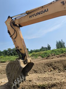 Excavatrice sur chenilles multifonctionnelle d'origine coréenne d'occasion Hyundai HX220HD Moteur Yanmar Pompe à engrenages à haut rendement Roulement 2023 - Product Image 5