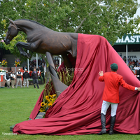 Statue de cheval sautant en bronze Vincentaa, sculpture dynamique de cheval pour jardin, propriété, aménagement paysager