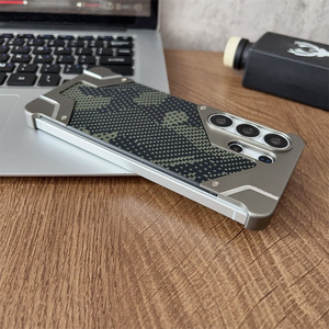 Funda Magnética para Teléfono con Marco de Aluminio Desmontable, Panel Trasero Acrílico con Patrón de Fibra de Camuflaje para <span class=keywords><strong>Samsung</strong></span> S22 <span class=keywords><strong>S23</strong></span> S24 S25 S26 Ultra - Product Image 5