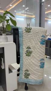 Couverture pour bébé en coton biologique imprimé à la main, matelassée simple, avec rembourrage 100% coton et laine, utilisable toute l'année pour le coucher et les voyages - Product Image 5