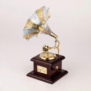 Gramophone antique en laiton, objet décoratif, lecteur de musique vintage, ornement de table rétro pour la maison, le salon ou le bureau - Product Image 2