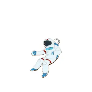 Moda yıldızlı astronot karikatür damla tutkal araba anahtarı aksesuarları kolye kolye