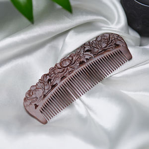 Pettine in Legno di Sandalo Dipinto e Intagliato a Mano in Stile Cinese, Portatile da Viaggio - Product Image 1