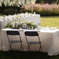 Chaises d'événement de mariage modernes blanches en gros, pliables en plastique résistant aux UV, capacité de 1000 lb pour villa, école, parc