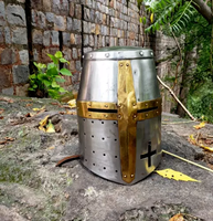 Casque de Chevalier Templier en Acier Doux Fait Main avec Croix en Laiton – Armure Historique Renaissance pour Événements SCA et Cosplay