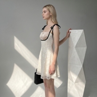 Robe décontractée beige jacquard pour femme, bretelles spaghetti, avec bordure tissée noire, élégante, taille haute, mini plissée, loisirs, numérique