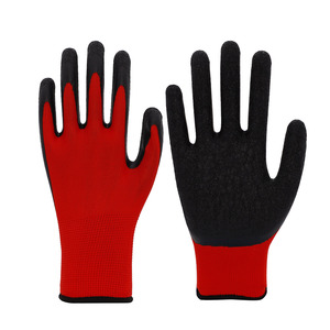 Guanti Protettivi in Poliestere Rosso 13G con Rivestimento in Nitrile Nero Increspato, Guanti da Lavoro con Presa in Gomma - Product Image 1