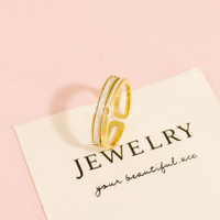 Bague de luxe minimaliste en acier inoxydable plaqué or, double incrustation latérale gravée, pour femme, style Amérique latine, vente chaude