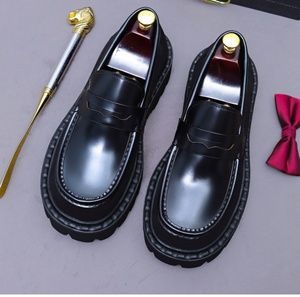 Mocassins Oxford en cuir confortables, antidérapants, respirants et légers pour hommes – Chaussures décontractées à enfiler pour le bureau et la carrière – Modèle Evergreen - Product Image 3