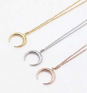 Collier demi-lune minimaliste en acier inoxydable pour femme, pendentif fer à cheval, vente en gros à prix abordable - Product Image 1
