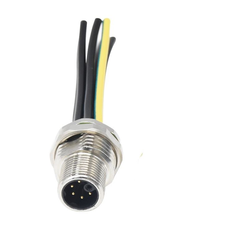 Fil de prise mâle fixé à l'avant