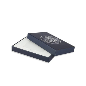 Boîte rigide carrée avec fermeture magnétique, doublure en satin, emballage haut de gamme pour bijoux - Product Image 2
