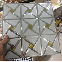 Décoration murale de salon moderne et luxueuse en aluminium et métal, miroirs ovales en verre à facettes en forme de losange de 2 à 4 mm d'épaisseur