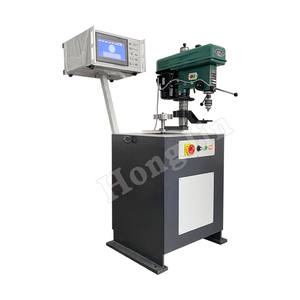 Machine d'équilibrage verticale unilatérale pour le calibrage et le test des volants d'inertie et des pièces de forme disque - Product Image 2