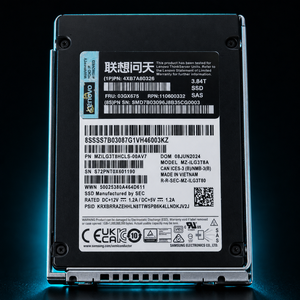 MZ-ILG3T8A 3.84TB SAS 24Gbps ฮาร์ดดิสก์ SSD ระดับองค์กร ขนาด 2.5 นิ้ว สำหรับเซิร์ฟเวอร์ โซลิดสเตทไดรฟ์ สำหรับการอ่านหน่วยความจำแบบเข้มข้น - Product Image 1
