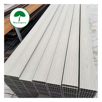Échantillon Gratuit - Planche de Terrasse en Composite Bois-Plastique (WPC) Imperméable pour Extérieur, Aspect Teck Vieilli, Co-extrudée