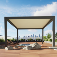 Système de pergola modulaire motorisé en aluminium avec panneaux à lames orientables, cadre extensible, configuration flexible, respectueux de l'environnement pour patio