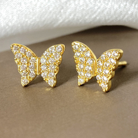 Boucles d'oreilles clous papillon minuscules en zircon cubique plaqué or 18 carats tendance et glacées pour femmes