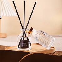 Bouteille d'huile d'arôme en verre vide de 100ml 250ml avec bâtons de diffuseur de roseau 4oz 8oz bouteille de diffuseur de roseau en verre de parfum