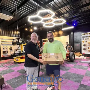 Fábrica Personalizado Auto Reparação Manutenção Loja Car Workshop Garagem Detalhando Lâmpada Hexágono Shed Luz