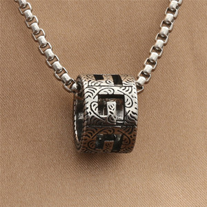 Collier pendentif géométrique en acier inoxydable pour homme, style punk rétro ajouré, bijoux de mode - Product Image 1